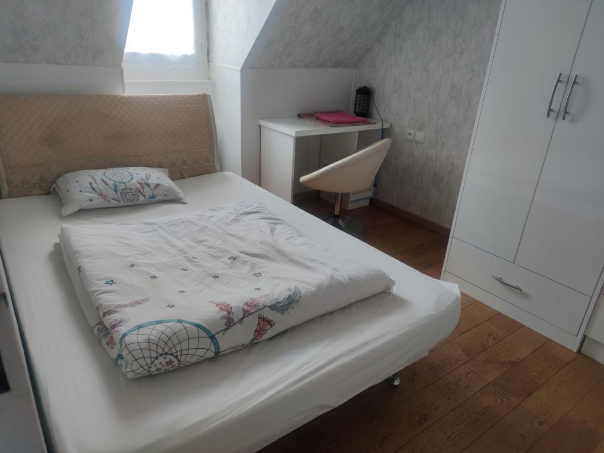 Chambre Privee A Bobigny -Salle De Bain Et Toilettes Sont Commune, -Pas De Cuisine Εξωτερικό φωτογραφία
